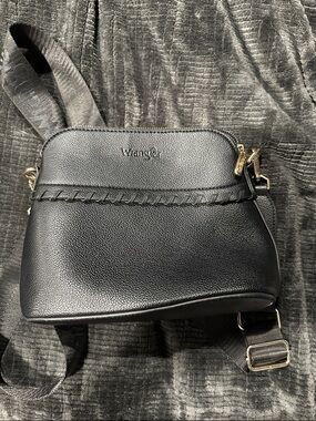 Wrangler Black Pebbled Leather Crossbody with Braided Detail